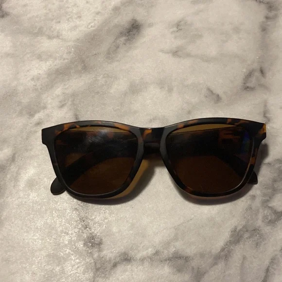 Sunglasses - Picture 3 of 14